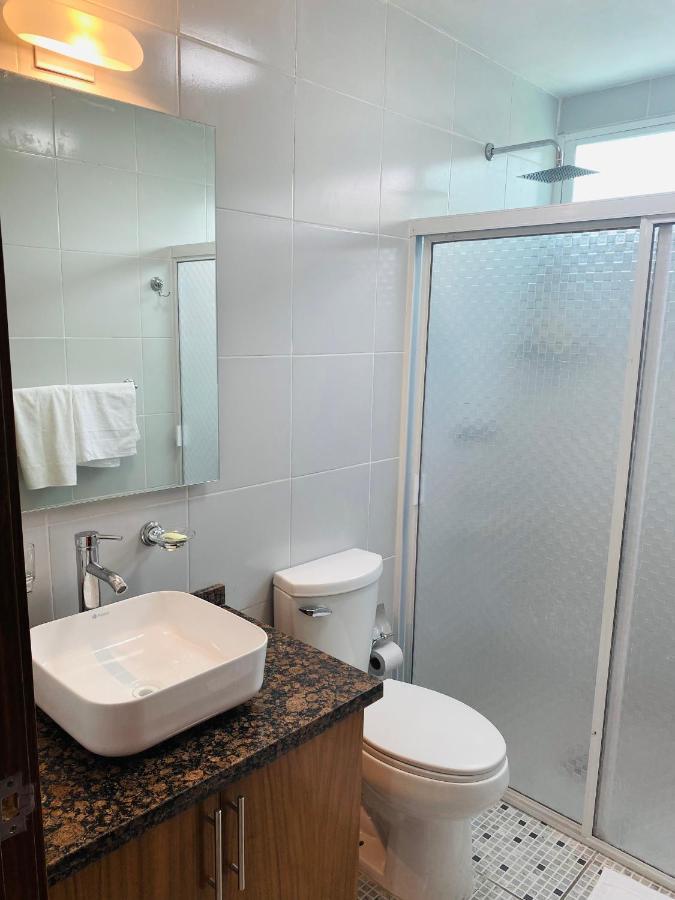 Hostal Guadalajara Cosmopolitan Providencia Ngoại thất bức ảnh