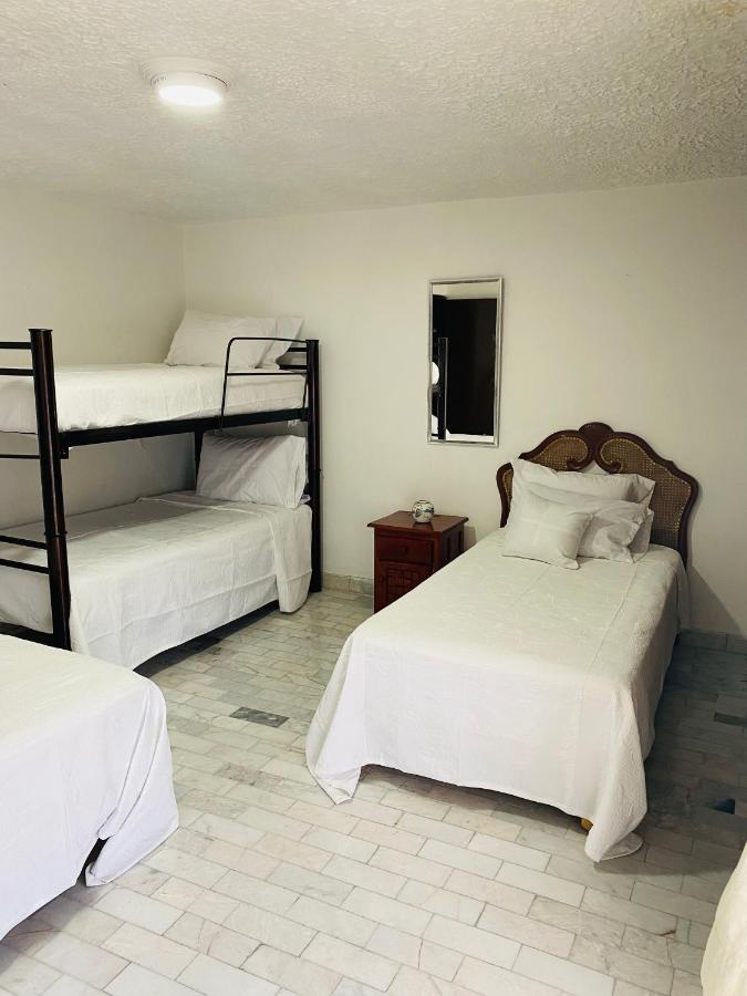 Hostal Guadalajara Cosmopolitan Providencia Ngoại thất bức ảnh