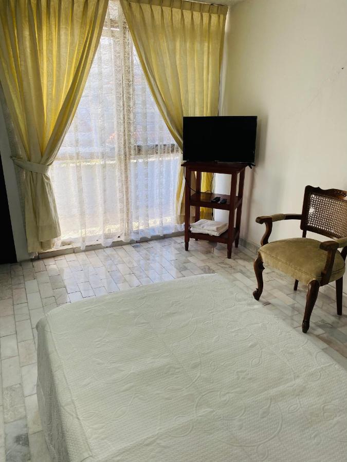Hostal Guadalajara Cosmopolitan Providencia Ngoại thất bức ảnh