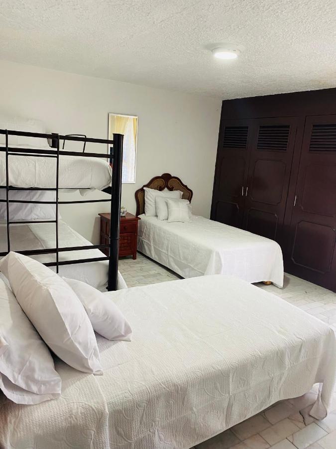 Hostal Guadalajara Cosmopolitan Providencia Ngoại thất bức ảnh