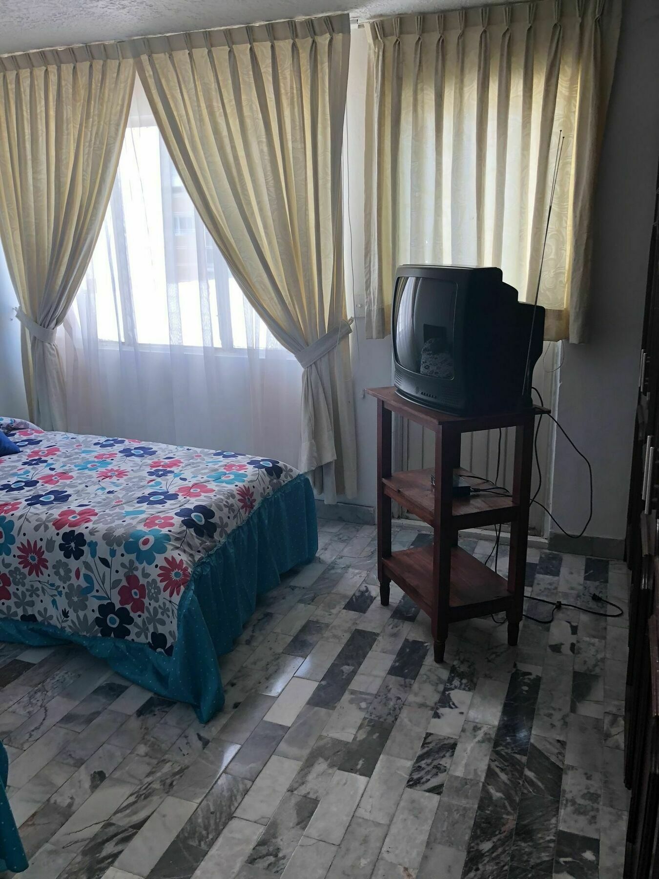 Hostal Guadalajara Cosmopolitan Providencia Ngoại thất bức ảnh