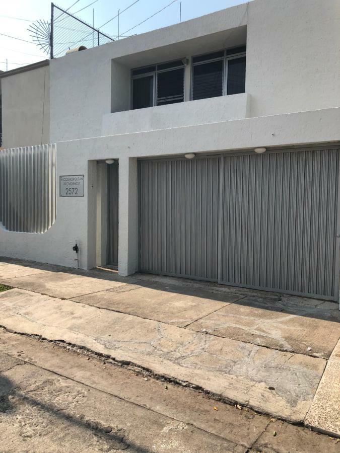 Hostal Guadalajara Cosmopolitan Providencia Ngoại thất bức ảnh